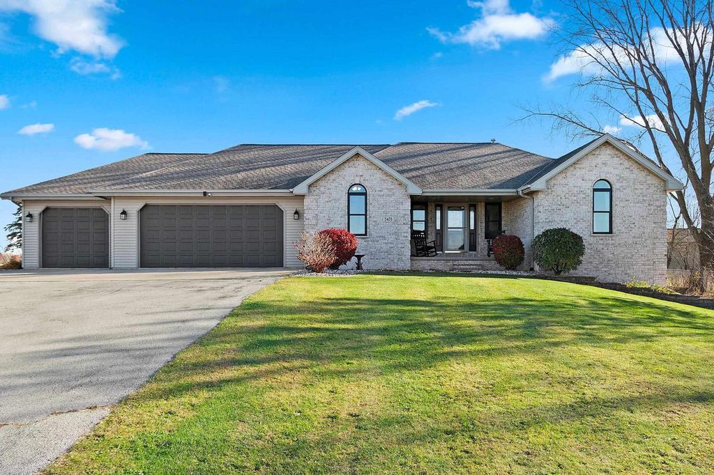 3476 NICOLET DRIVE, Green Bay, WI 54311