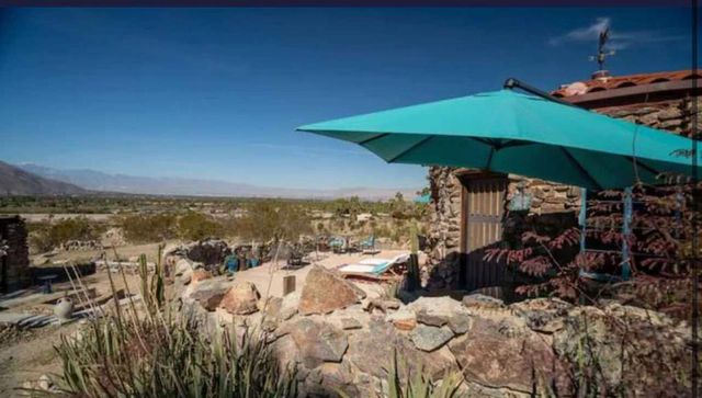 2540 S Araby Drive, Palm Springs, CA 92264