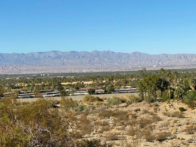 2540 S Araby Drive, Palm Springs, CA 92264
