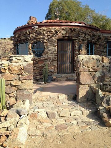 2540 S Araby Drive, Palm Springs, CA 92264