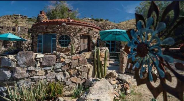 2540 S Araby Drive, Palm Springs, CA 92264