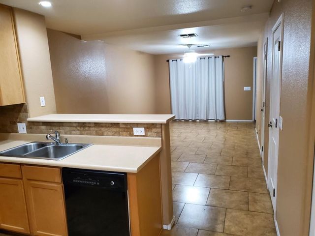 7801 N 44th Drive Unit 1062, Glendale, AZ 85301