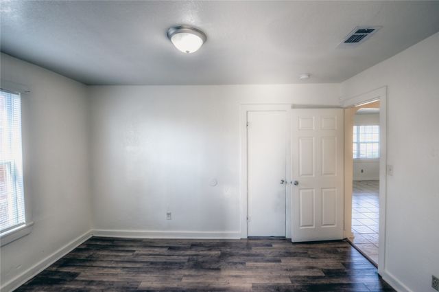 1501 W Boyce Avenue, Fort Worth, TX 76115