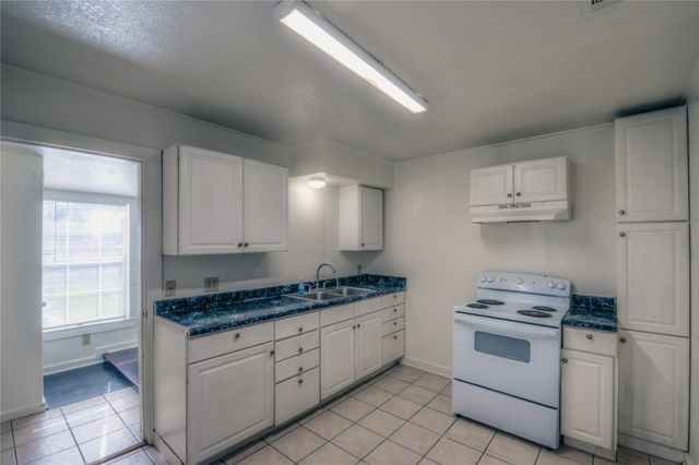 1501 W Boyce Avenue, Fort Worth, TX 76115