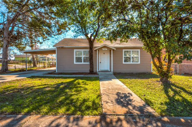 1501 W Boyce Avenue, Fort Worth, TX 76115