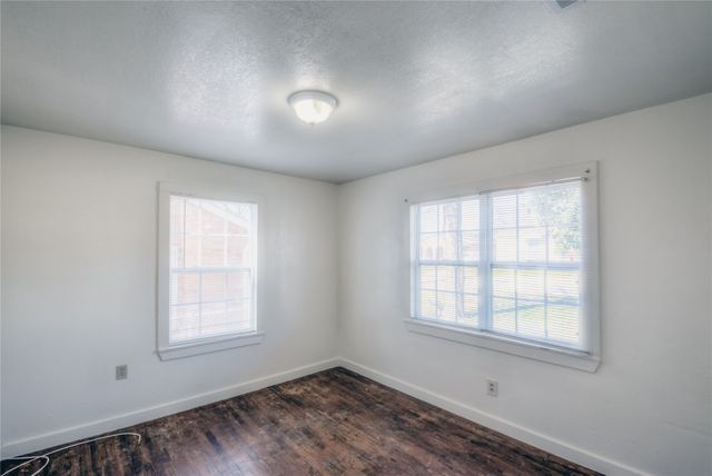 1501 W Boyce Avenue, Fort Worth, TX 76115