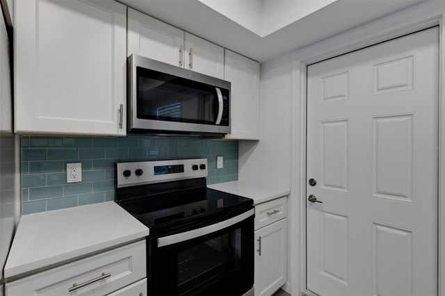 2826 W RAINBOW CIRCLE 2818, Sarasota, FL 34231