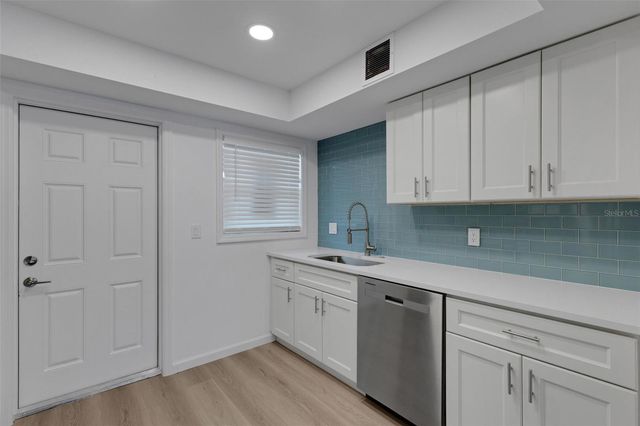 2826 W RAINBOW CIRCLE 2818, Sarasota, FL 34231