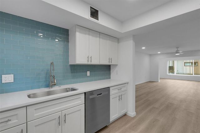 2826 W RAINBOW CIRCLE 2818, Sarasota, FL 34231