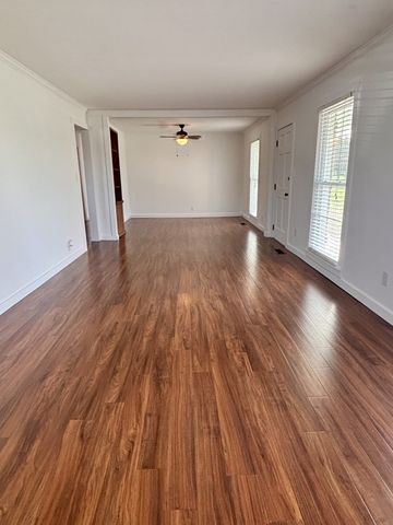 330 Dearman St, Smithville, TN 37166