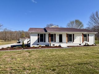 330 Dearman St, Smithville, TN 37166