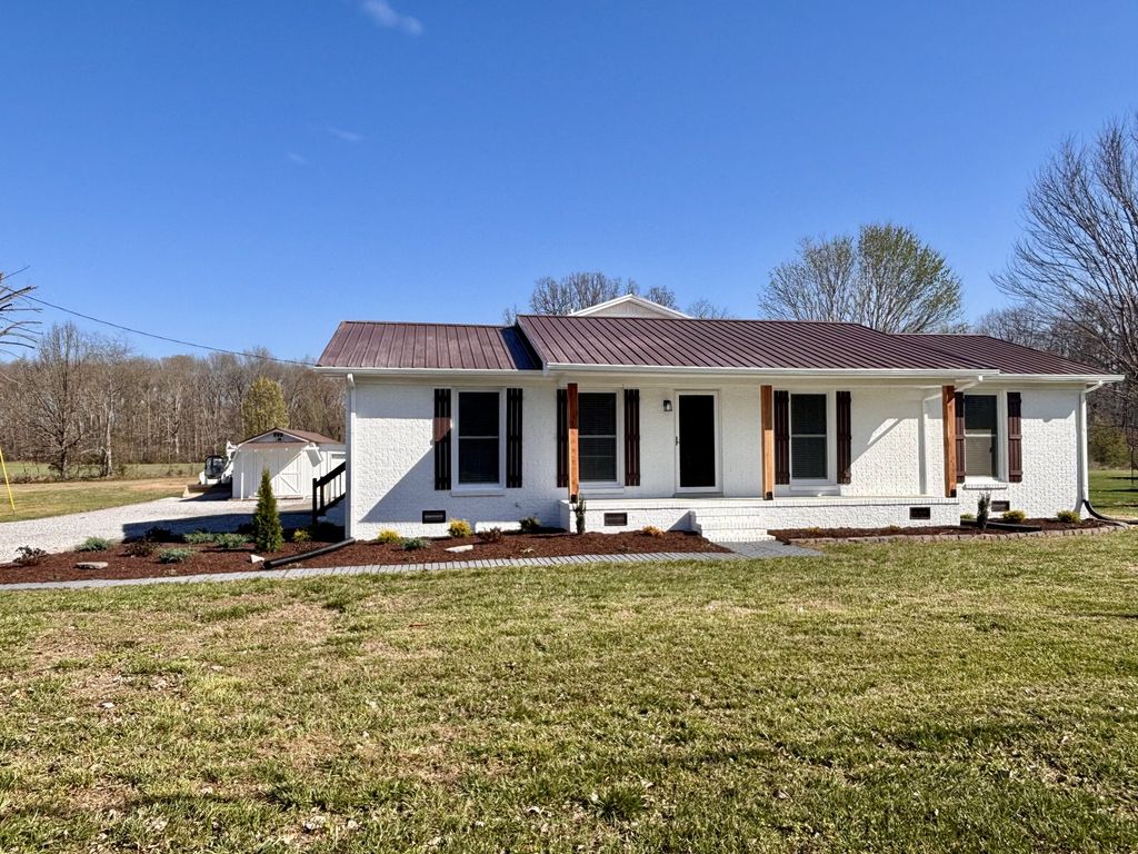 330 Dearman St, Smithville, TN 37166
