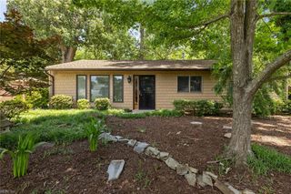224 Iroquois RD, Virginia Beach, VA 23462