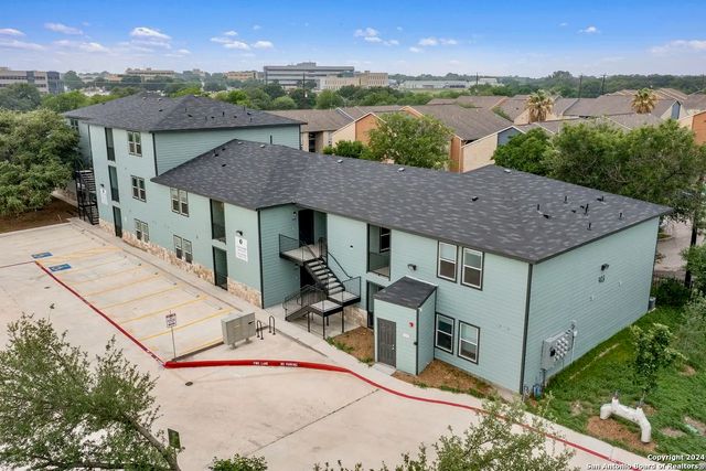 903 Canterbury Apt 1104, San Antonio, TX 78228