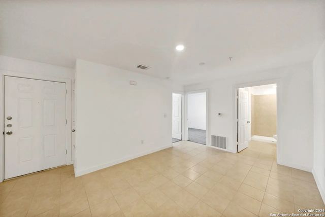 903 Canterbury Apt 1104, San Antonio, TX 78228