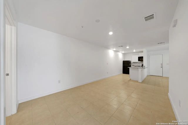 903 Canterbury Apt 1104, San Antonio, TX 78228