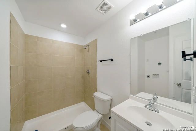 903 Canterbury Apt 1104, San Antonio, TX 78228