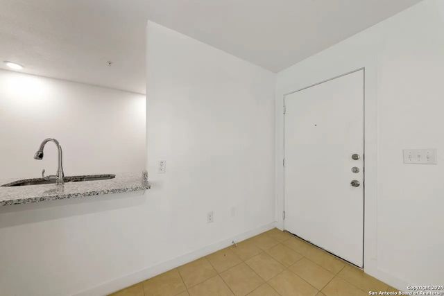 903 Canterbury Apt 1104, San Antonio, TX 78228