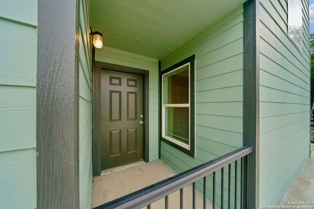903 Canterbury Apt 1104, San Antonio, TX 78228