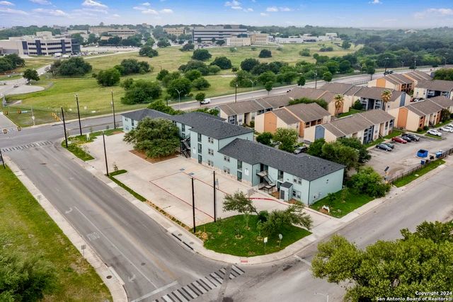 903 Canterbury Apt 1104, San Antonio, TX 78228
