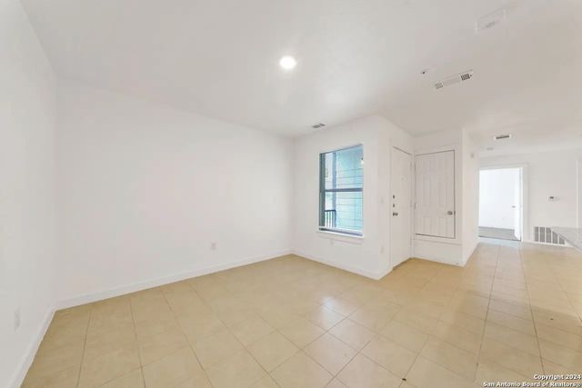 903 Canterbury Apt 1104, San Antonio, TX 78228