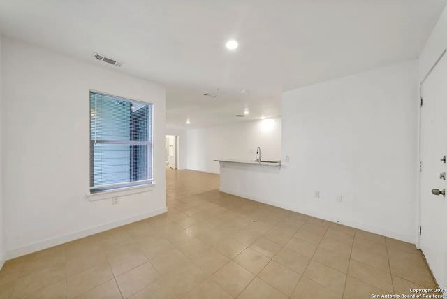 903 Canterbury Apt 1104, San Antonio, TX 78228