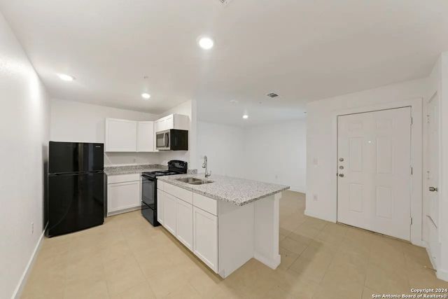 903 Canterbury Apt 1104, San Antonio, TX 78228