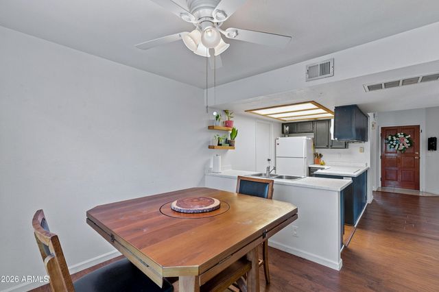 2020 W UNION HILLS Drive 202, Phoenix, AZ 85027