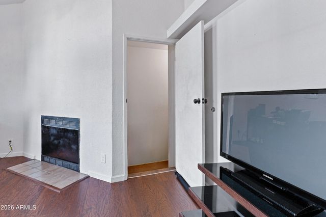 2020 W UNION HILLS Drive 202, Phoenix, AZ 85027