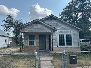 2106 W Cesar E Chavez, San Antonio, TX 78207
