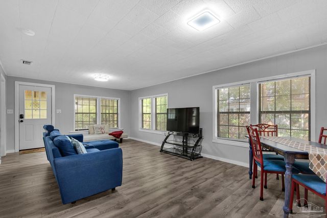 597 S Wilson St, Crestview, FL 32536