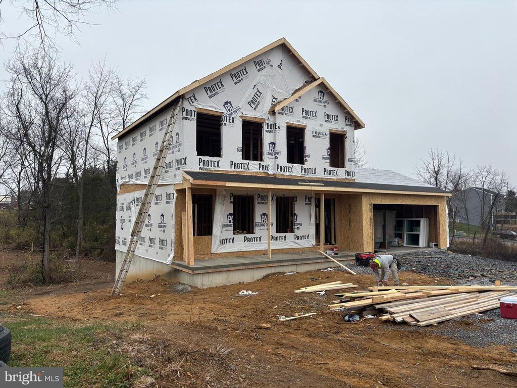 3607 HICKORY CT, Chambersburg, PA 17202