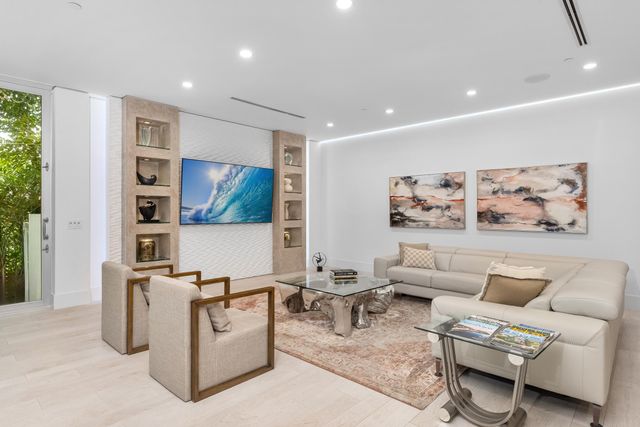 1005 Bucida Road, Delray Beach, FL 33483