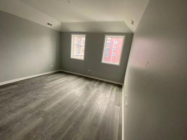 9 W Quincy Street C, Westmont, IL 60559