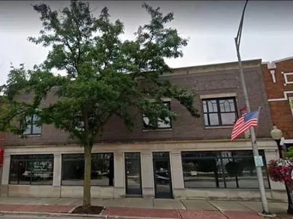 9 W Quincy Street C, Westmont, IL 60559