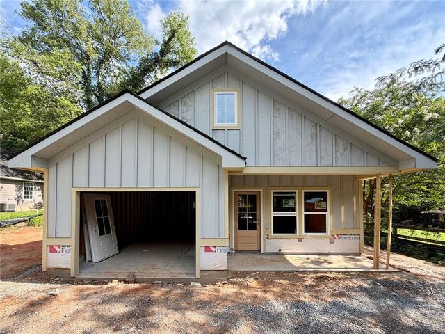 32 Walker Street, Cartersville, GA 30120