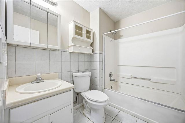 2071 Walden Park Place, Snellville, GA 30078