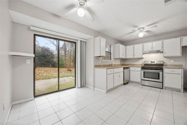 2071 Walden Park Place, Snellville, GA 30078