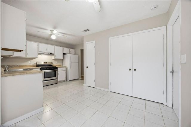 2071 Walden Park Place, Snellville, GA 30078