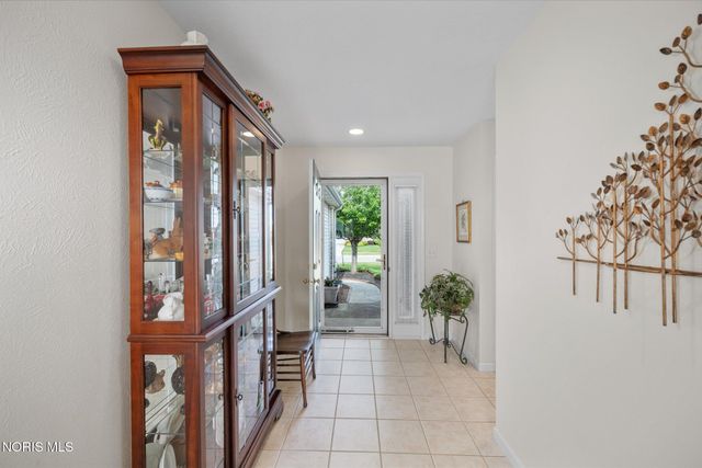 4257 E Waterbend Drive, Maumee, OH 43537