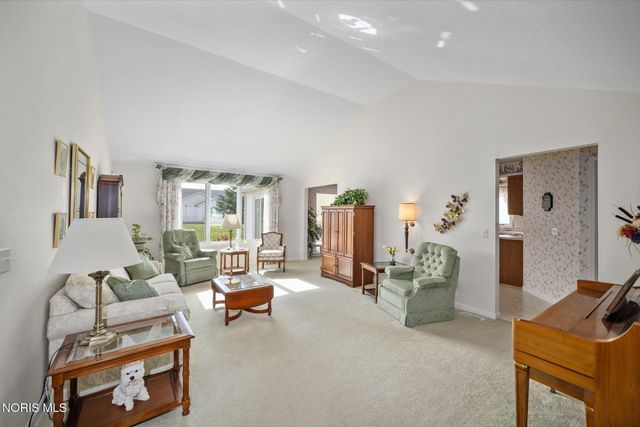 4257 E Waterbend Drive, Maumee, OH 43537