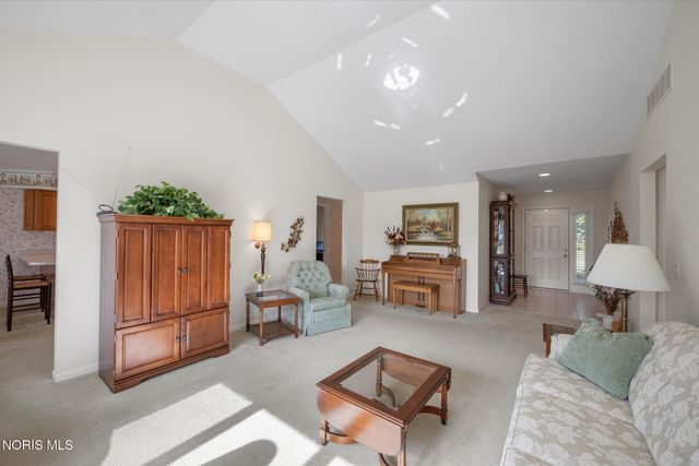 4257 E Waterbend Drive, Maumee, OH 43537