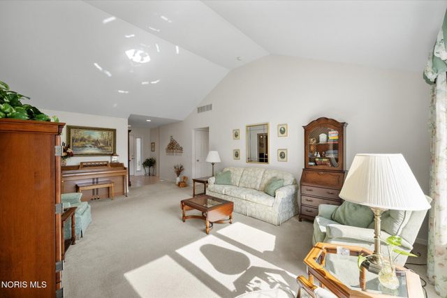 4257 E Waterbend Drive, Maumee, OH 43537