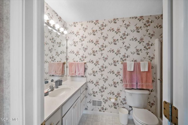 4257 E Waterbend Drive, Maumee, OH 43537