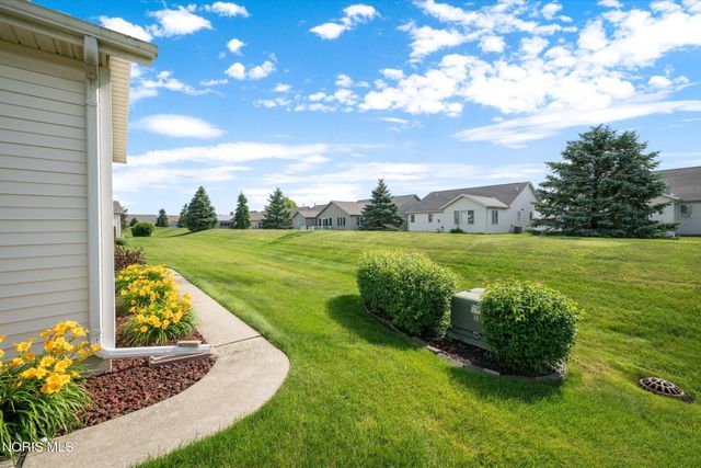 4257 E Waterbend Drive, Maumee, OH 43537