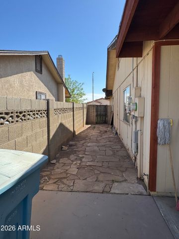6540 W HAZELWOOD Street, Phoenix, AZ 85033
