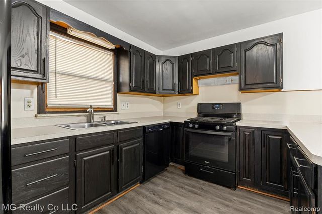 14716 Eureka Road, Southgate, MI 48195