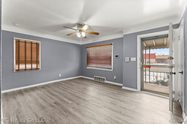 14716 Eureka Road, Southgate, MI 48195