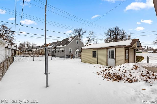 14716 Eureka Road, Southgate, MI 48195