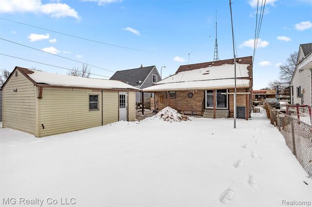 14716 Eureka Road, Southgate, MI 48195